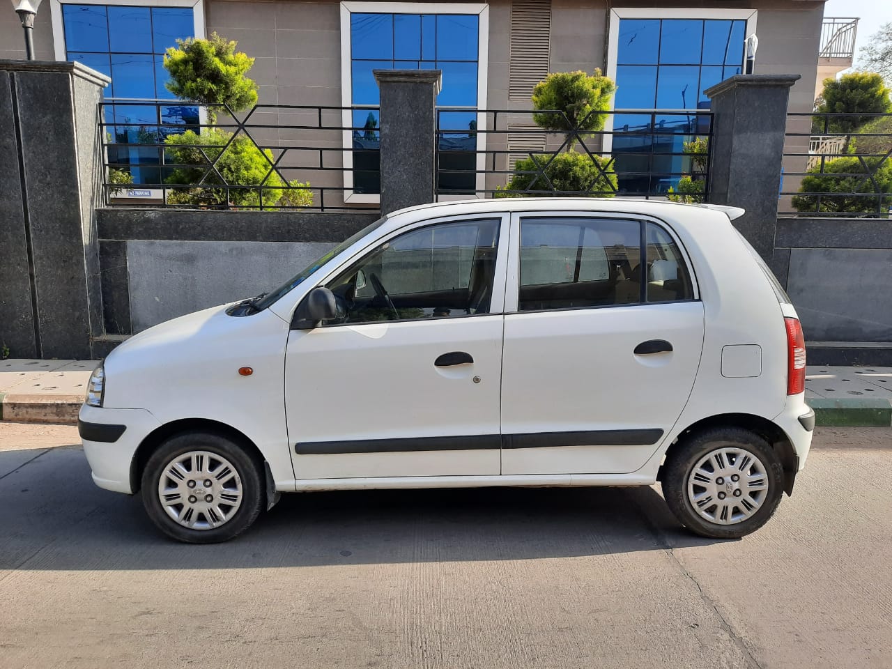 Used Hyundai Santro Xing GLS in Bangalore 2010 model, India at Best Price.